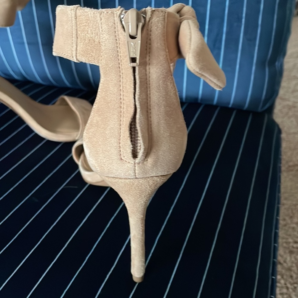 Sandals - Picture 3 of 4